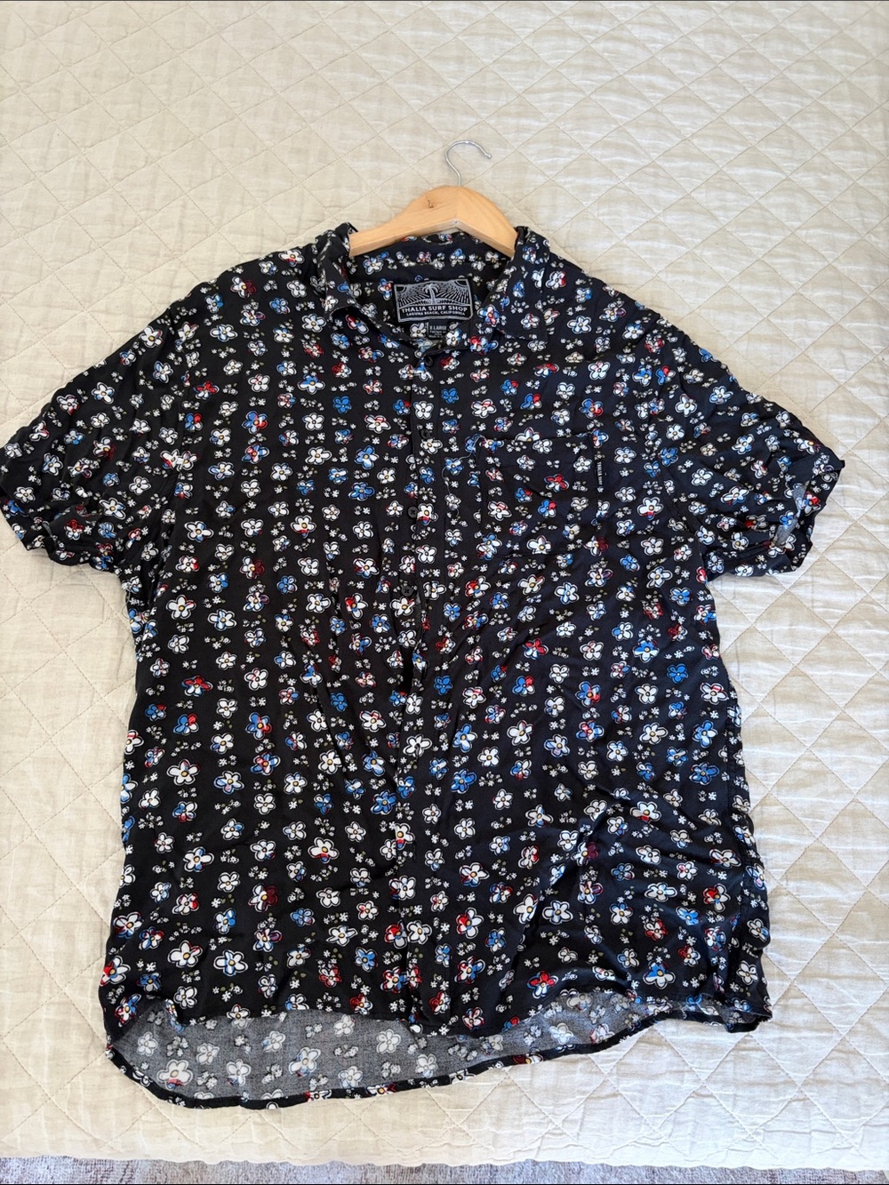 Men's Black Short-Sleeve Floral Print Shirt